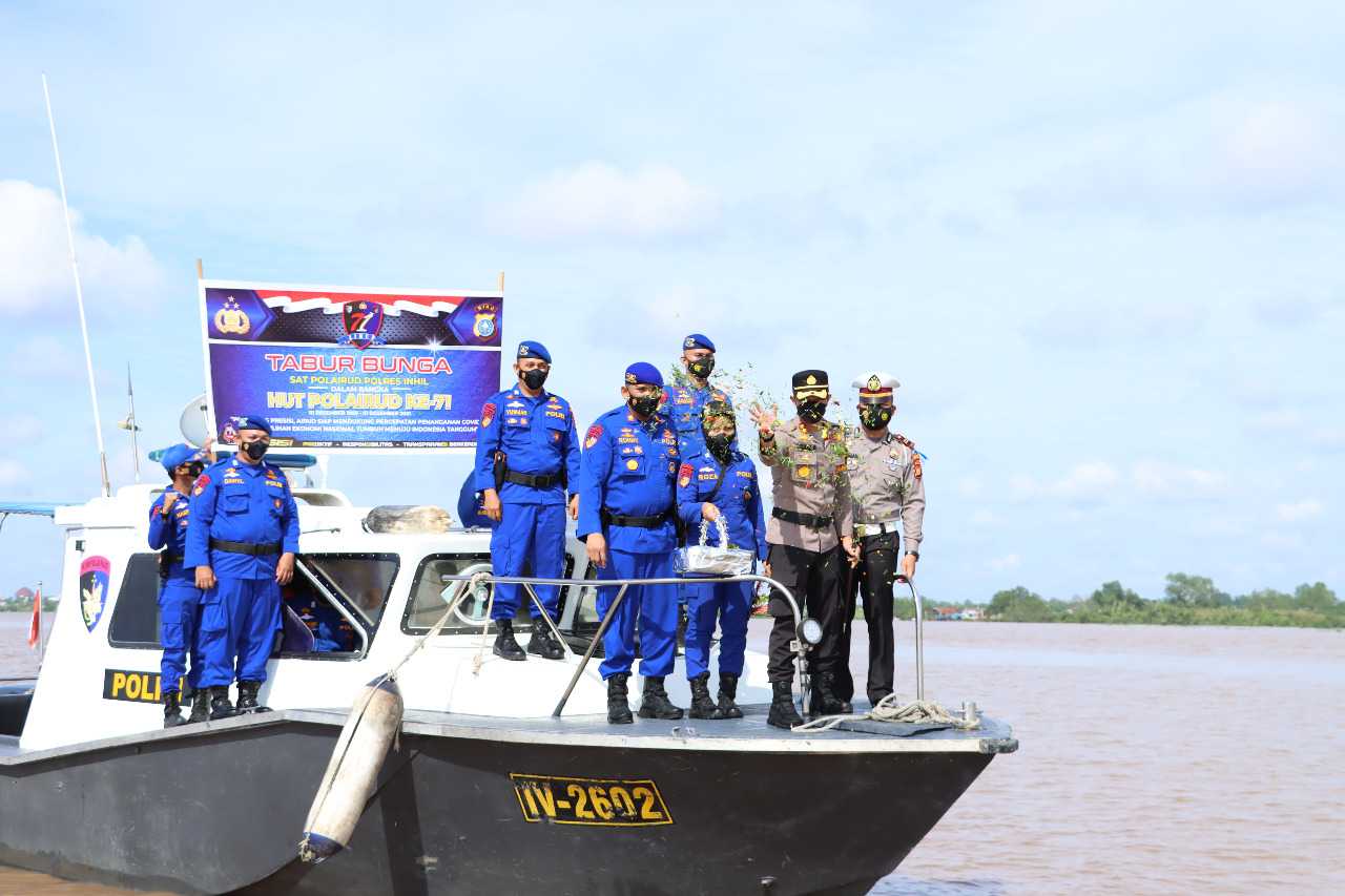 Dalam Rangka HUT Polairud Ke-71, Polres Inhil gelar Upacara Tabur Bunga